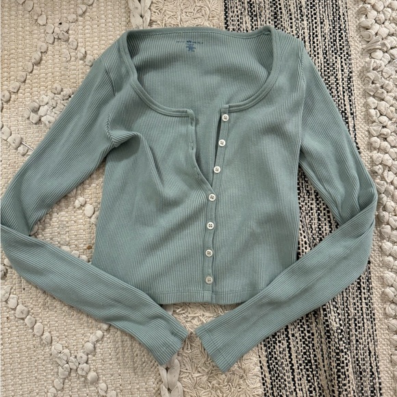 Brandy Melville button up long sleeve - Picture 1 of 2